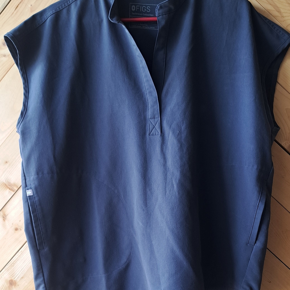 Figs Navy Blue V-Neck Top Size Large